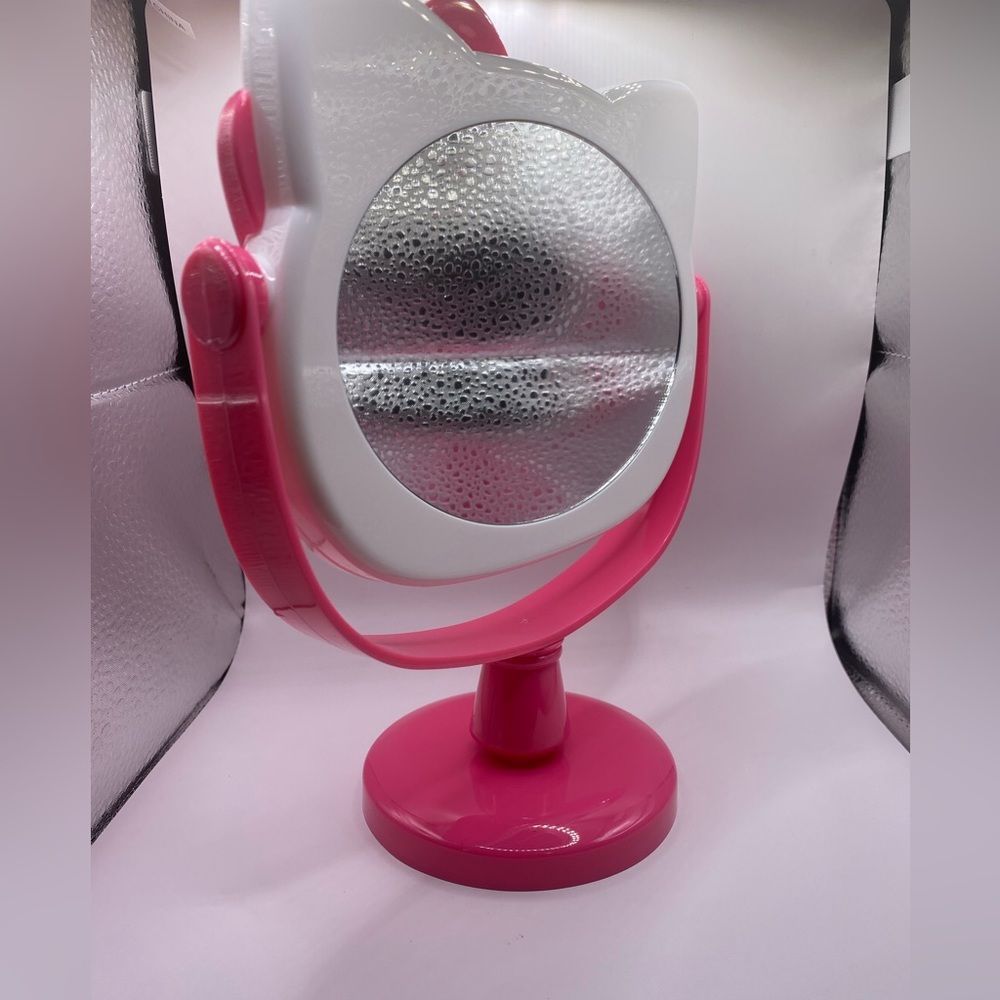 🌸 Hello Kitty stand Vanity Mirror-Sanrio White Pink - Picture 3 of 7